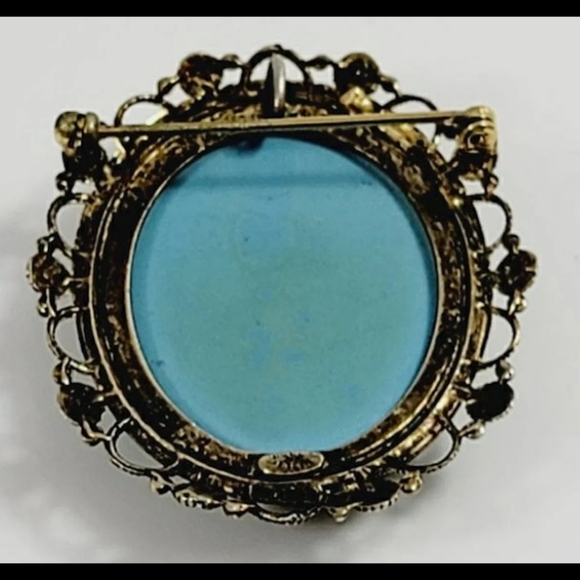 Vintage WELLS Sterling Blue & Ivory Cameo Brooch - Picture 6 of 7